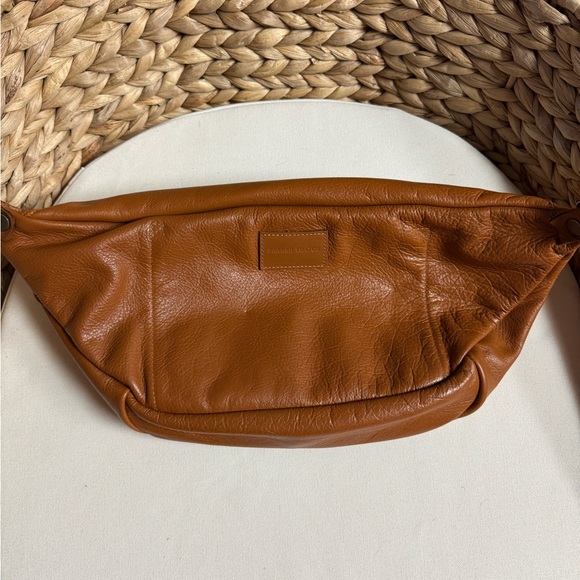Parker Thatch sling bag - Picture 3 of 7